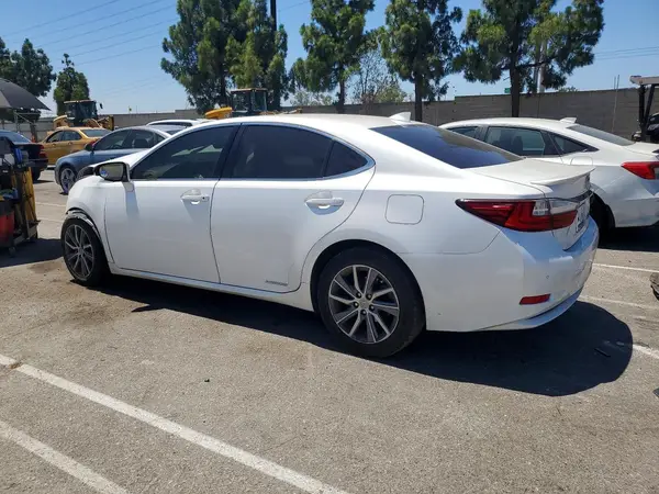 JTHBW1GG3H2140915 2017 LEXUS ES - Image 2