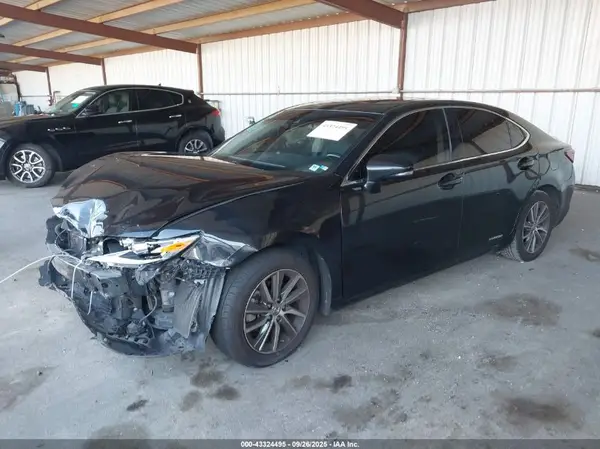 JTHBW1GG3H2147315 2017 LEXUS ES - Image 2