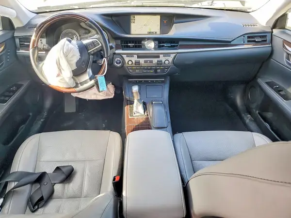 JTHBW1GG3J2170499 2018 LEXUS ES - Image 8