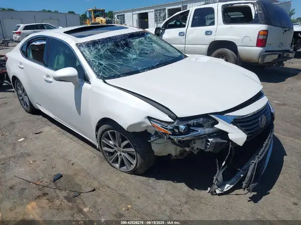 JTHBW1GG3J2185097 2018 LEXUS ES - Image 1