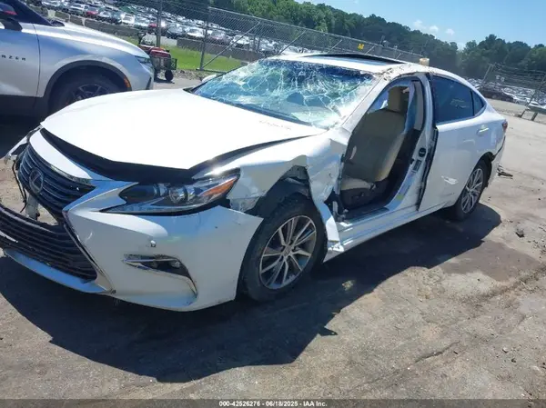 JTHBW1GG3J2185097 2018 LEXUS ES - Image 2