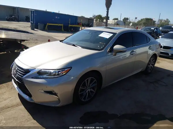 JTHBW1GG3J2187450 2018 LEXUS ES - Image 2