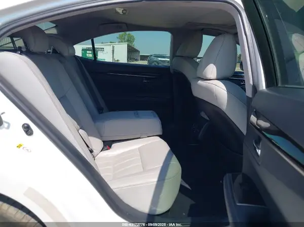 JTHBW1GG4G2104097 2016 LEXUS ES - Image 8