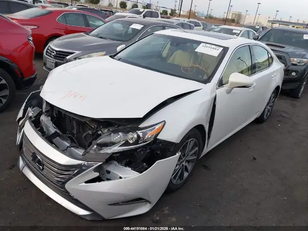 JTHBW1GG4G2122776 2016 LEXUS ES - Image 2