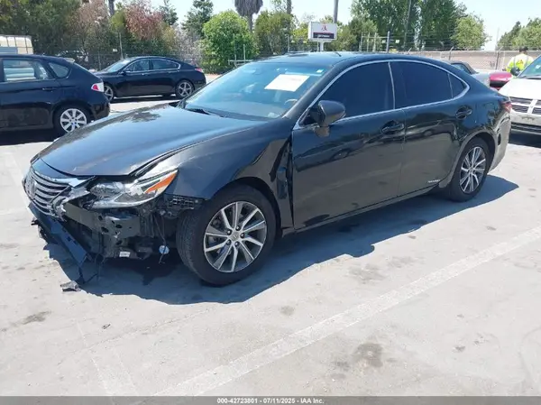 JTHBW1GG4G2127122 2016 LEXUS ES - Image 2