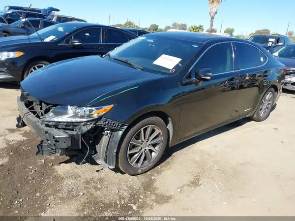 JTHBW1GG4G2127766 2016 LEXUS ES - Image 2