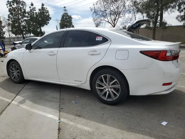 JTHBW1GG4G2131638 2016 LEXUS ES - Image 2