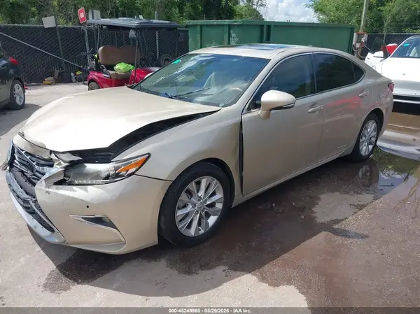 JTHBW1GG4H2139370 2017 LEXUS ES - Image 2
