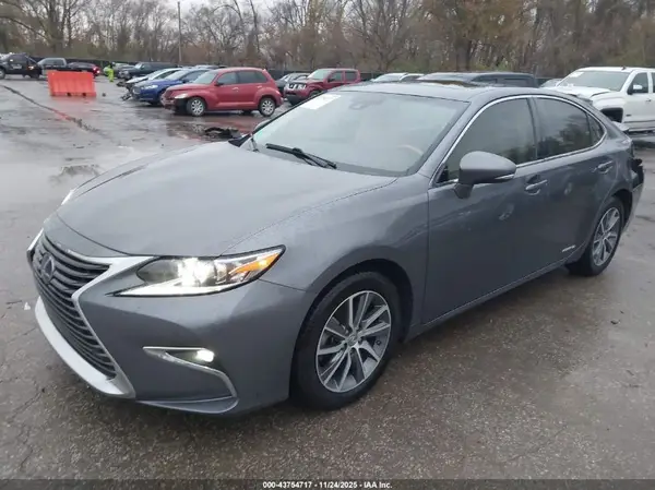 JTHBW1GG4H2147047 2017 LEXUS ES - Image 2