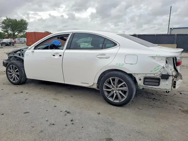 JTHBW1GG4J2167692 2018 LEXUS ES - Image 2