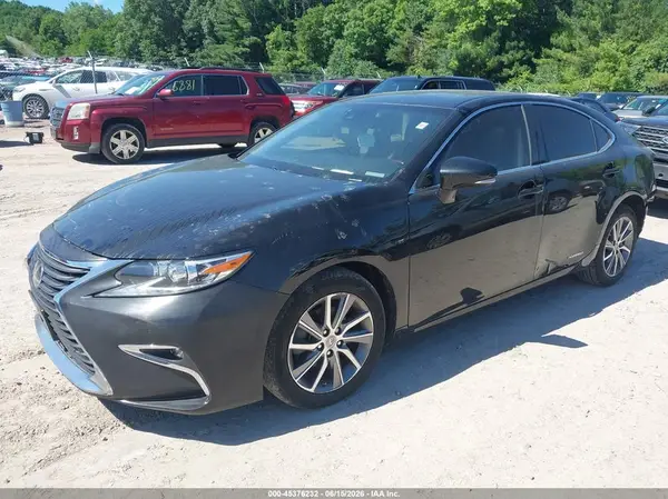 JTHBW1GG4J2183035 2018 LEXUS ES - Image 2