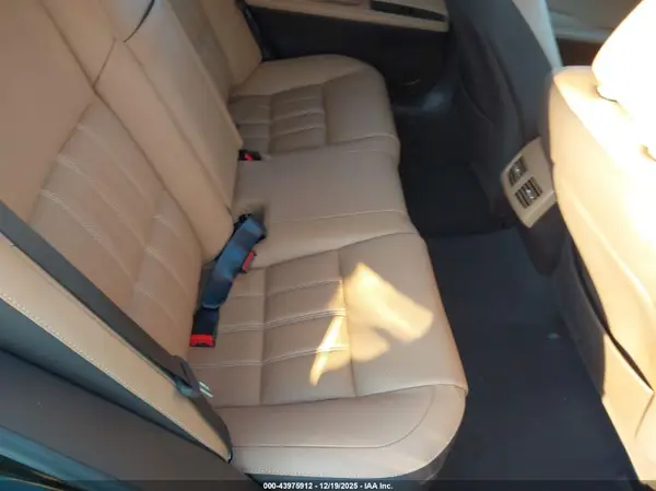 JTHBW1GG4J2190633 2018 LEXUS ES - Image 8
