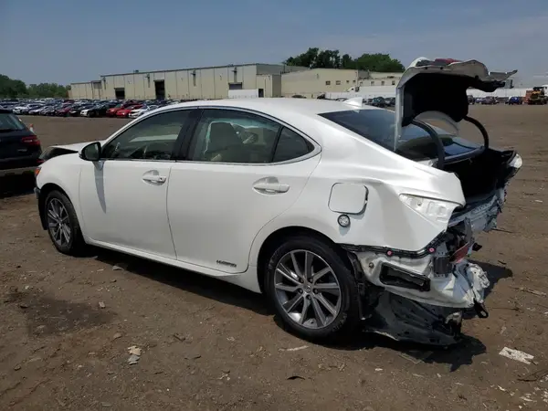 JTHBW1GG4J2192821 2018 LEXUS ES - Image 2