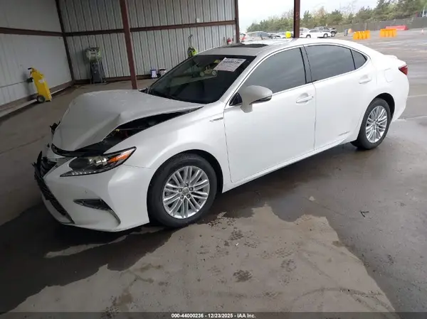 JTHBW1GG5G2119465 2016 LEXUS ES - Image 2