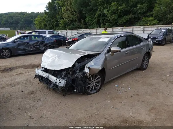 JTHBW1GG5J2182251 2018 LEXUS ES - Image 2