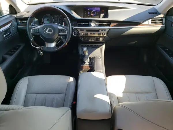 JTHBW1GG5J2194061 2018 LEXUS ES - Image 8