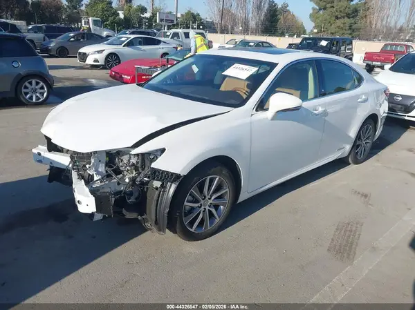 JTHBW1GG6G2101153 2016 LEXUS ES - Image 2