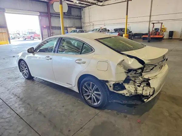 JTHBW1GG6H2134848 2017 LEXUS ES - Image 2
