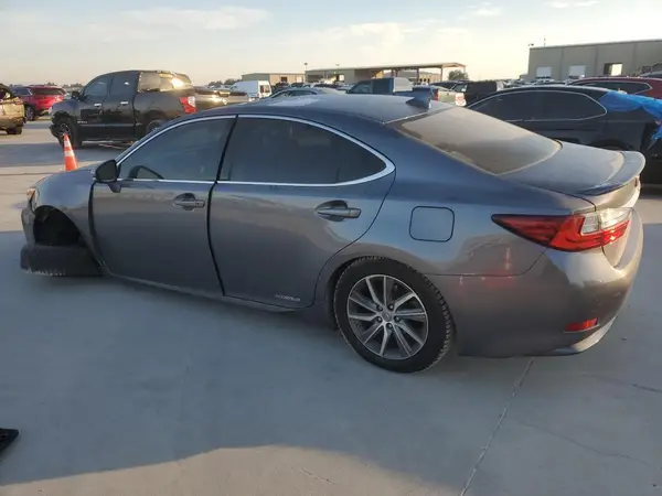 JTHBW1GG6J2176457 2018 LEXUS ES - Image 2