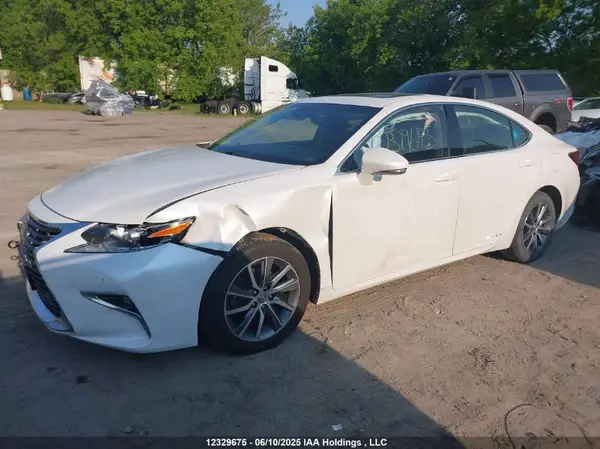 JTHBW1GG7H2133997 2017 LEXUS ES - Image 2