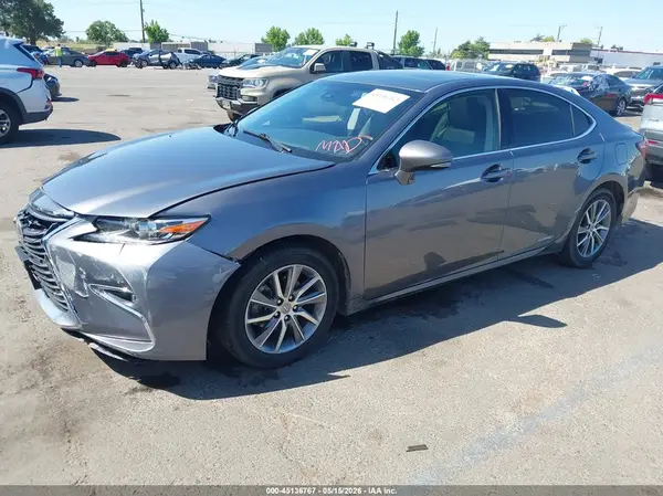 JTHBW1GG7H2135376 2017 LEXUS ES - Image 2
