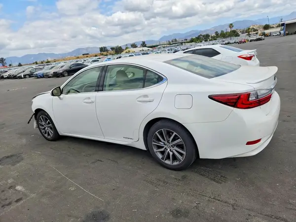JTHBW1GG7H2137659 2017 LEXUS ES - Image 2