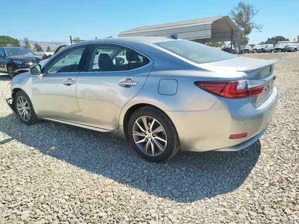 JTHBW1GG7H2151657 2017 LEXUS ES - Image 2