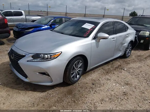 JTHBW1GG7J2181909 2018 LEXUS ES - Image 2