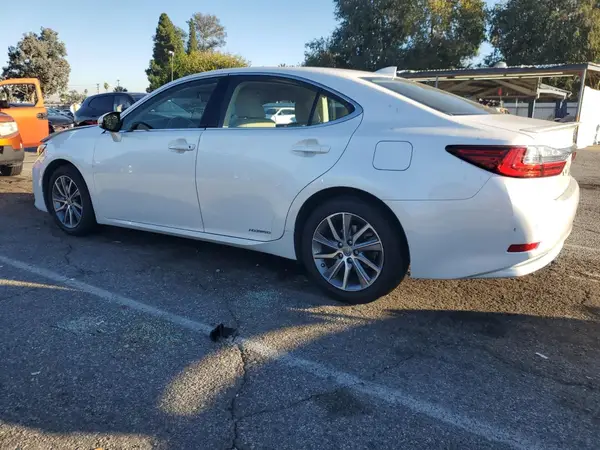 JTHBW1GG7J2184910 2018 LEXUS ES - Image 2