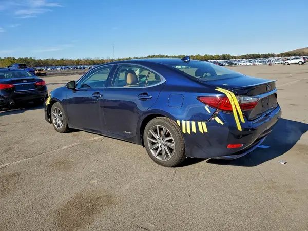 JTHBW1GG7J2188942 2018 LEXUS ES - Image 2