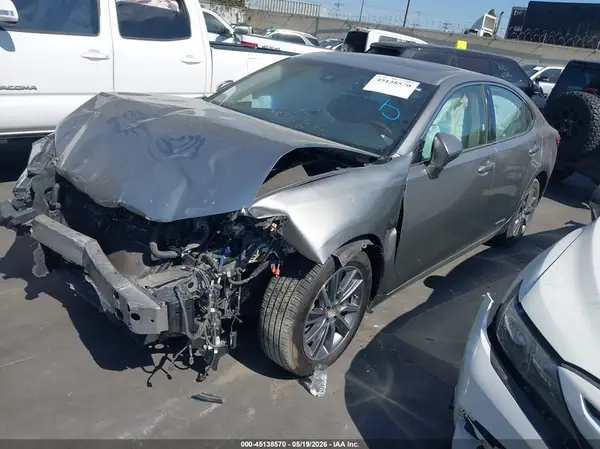JTHBW1GG7J2188973 2018 LEXUS ES - Image 2