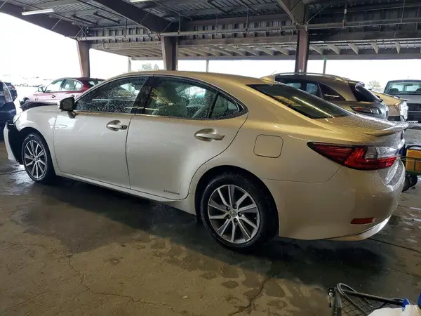 JTHBW1GG7J2189895 2018 LEXUS ES - Image 2