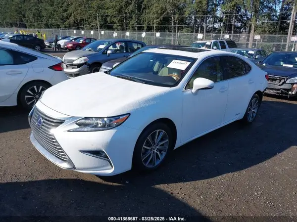 JTHBW1GG7J2190299 2018 LEXUS ES - Image 2