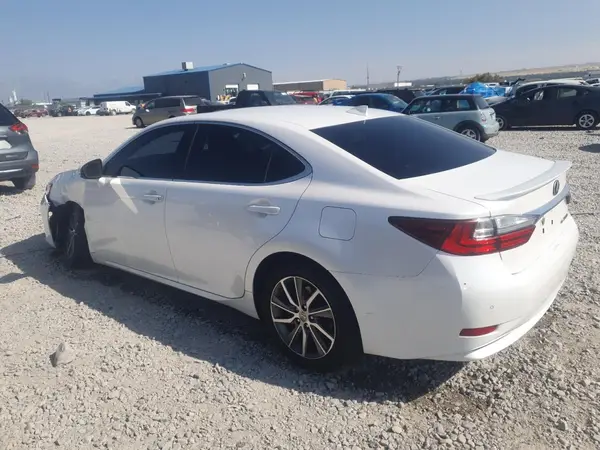 JTHBW1GG8G2119539 2016 LEXUS ES - Image 2
