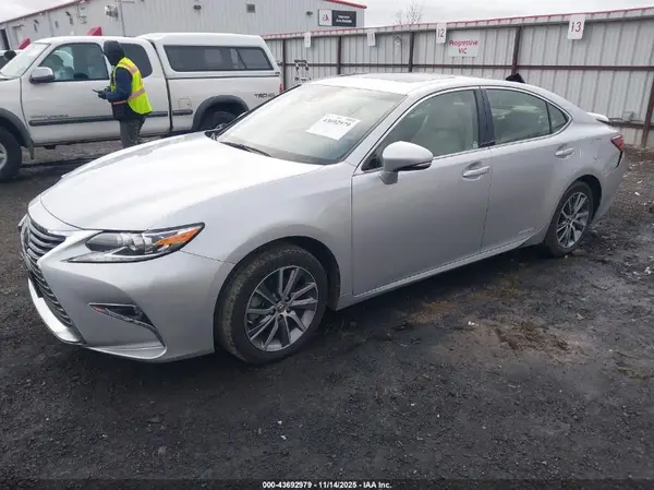 JTHBW1GG8H2148220 2017 LEXUS ES - Image 2