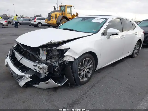JTHBW1GG8H2150386 2017 LEXUS ES - Image 2