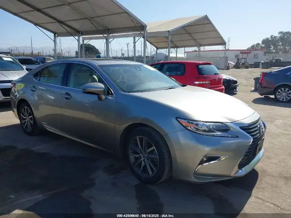 JTHBW1GG8J2177089 2018 LEXUS ES - Image 1