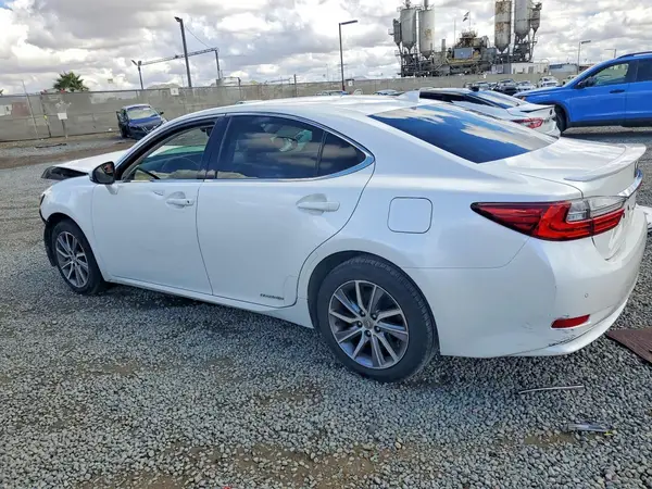 JTHBW1GG8J2178209 2018 LEXUS ES - Image 2