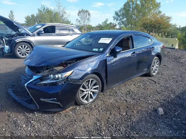 JTHBW1GG8J2188237 2018 LEXUS ES - Image 2