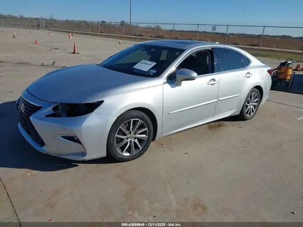 JTHBW1GG9G2111871 2016 LEXUS ES - Image 2