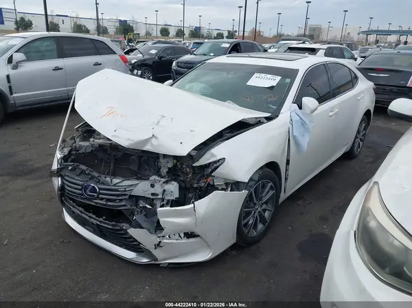 JTHBW1GG9H2146685 2017 LEXUS ES - Image 2