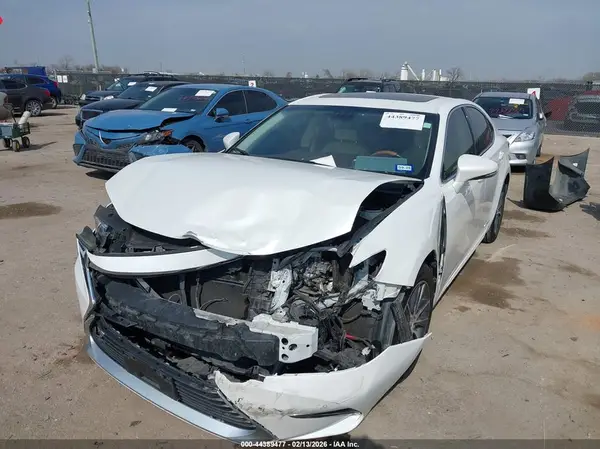 JTHBW1GGXG2109143 2016 LEXUS ES - Image 2