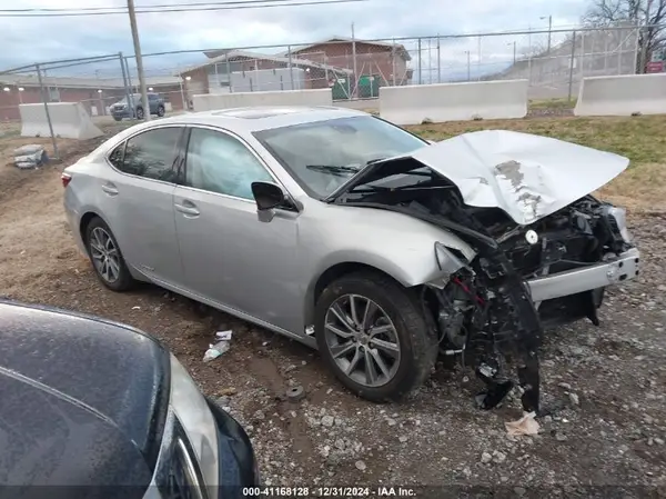 JTHBW1GGXG2109451 2016 LEXUS ES - Image 1