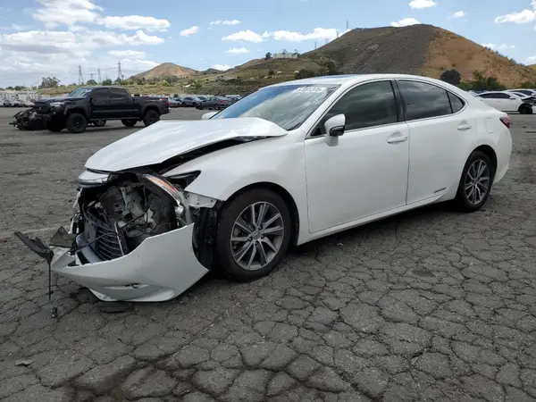 JTHBW1GGXG2111135 2016 LEXUS ES - Image 1