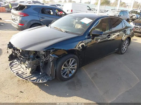 JTHBW1GGXG2113693 2016 LEXUS ES - Image 2