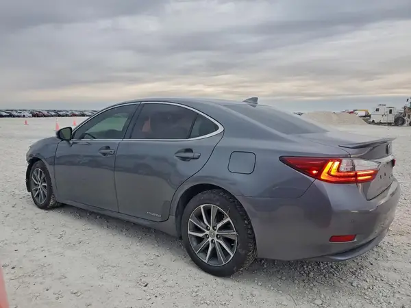 JTHBW1GGXG2118005 2016 LEXUS ES - Image 2
