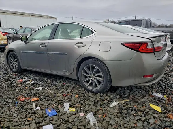 JTHBW1GGXG2119459 2016 LEXUS ES - Image 2