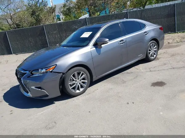 JTHBW1GGXG2126394 2016 LEXUS ES - Image 2