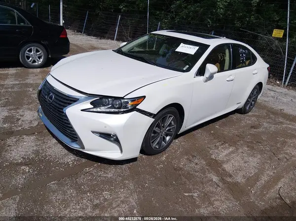 JTHBW1GGXH2145481 2017 LEXUS ES - Image 2