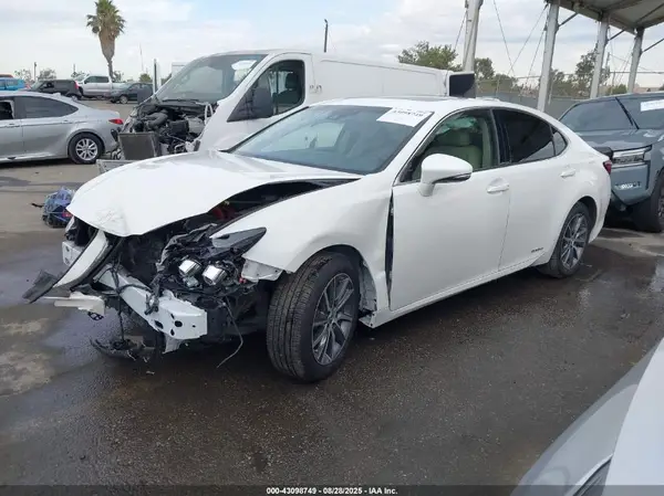 JTHBW1GGXH2145772 2017 LEXUS ES - Image 2